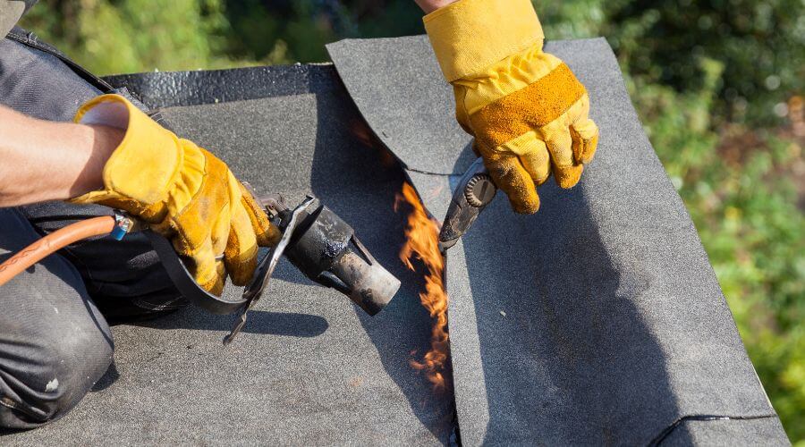Professional gutter cleaning in Uniontown, MO